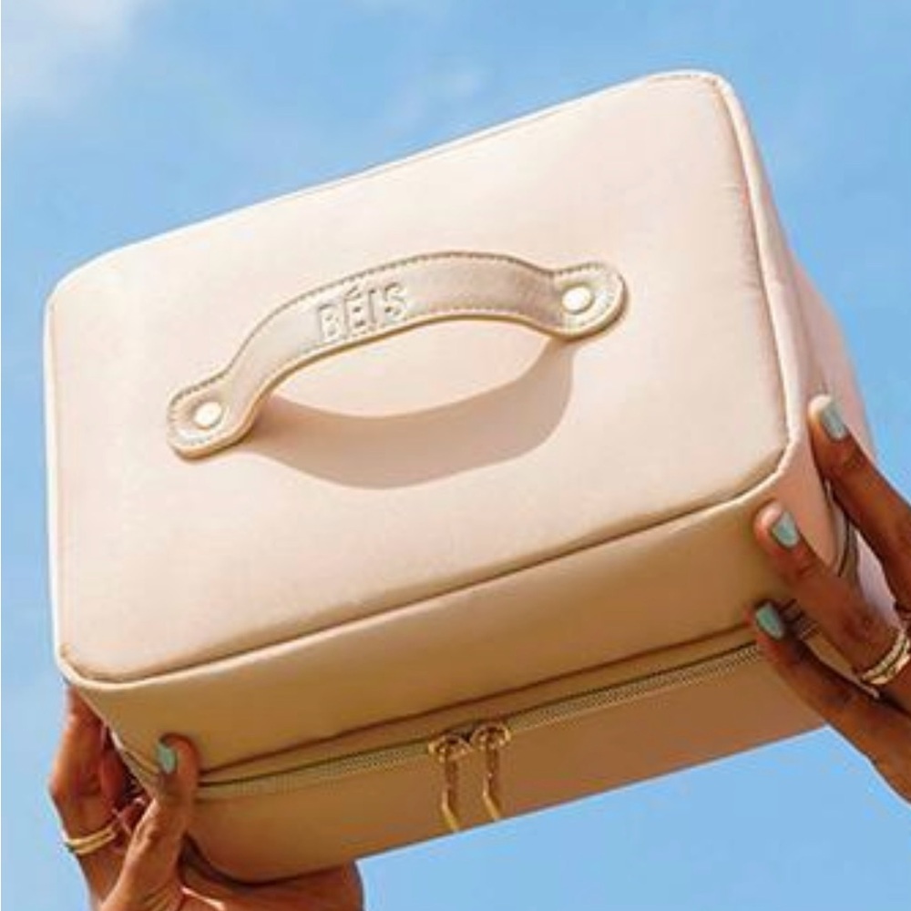 Beis Hanging Cosmetic Case in Beige